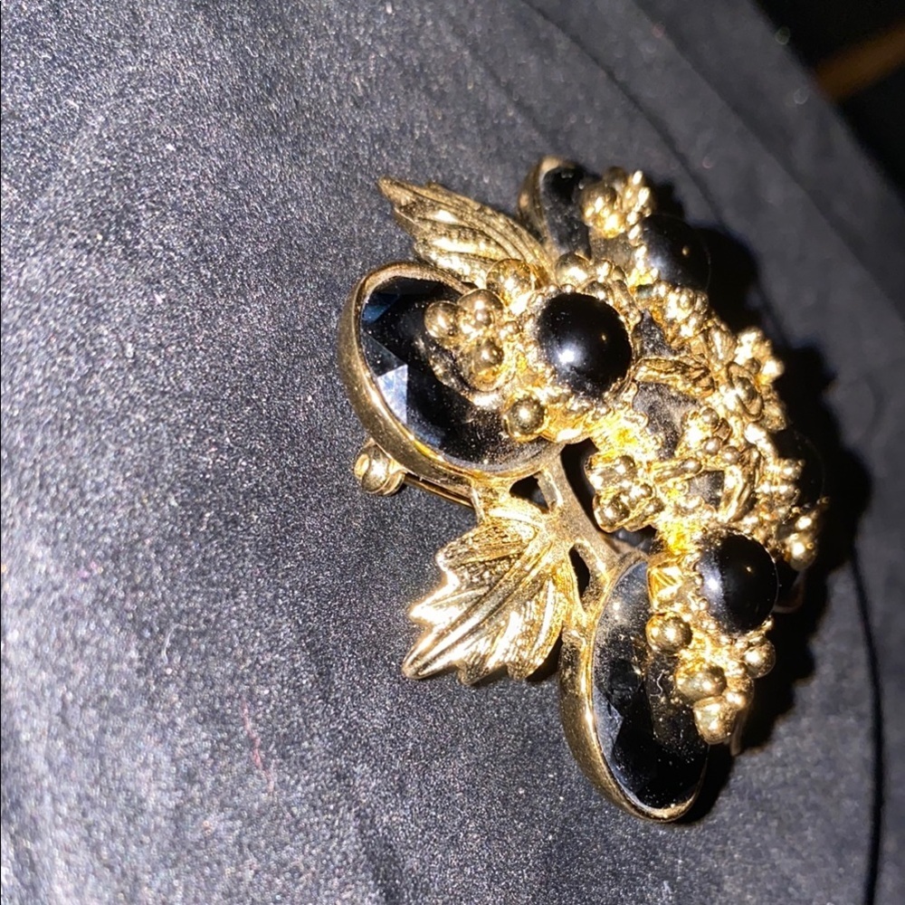 Vintage Rare St John Elegant Gold and Black Floral Brooch - Picture 6 of 8